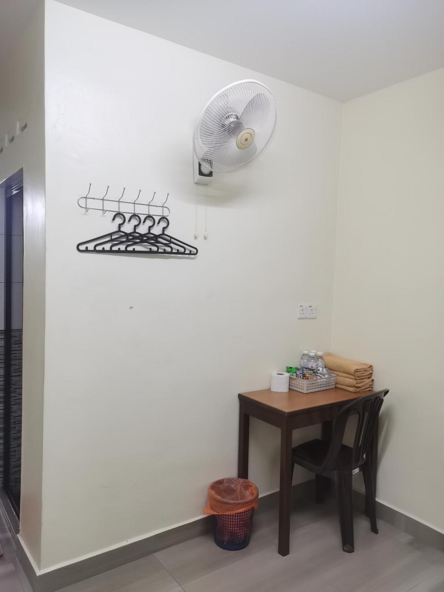 Kb Guesthouse Мерсинг Экстерьер фото