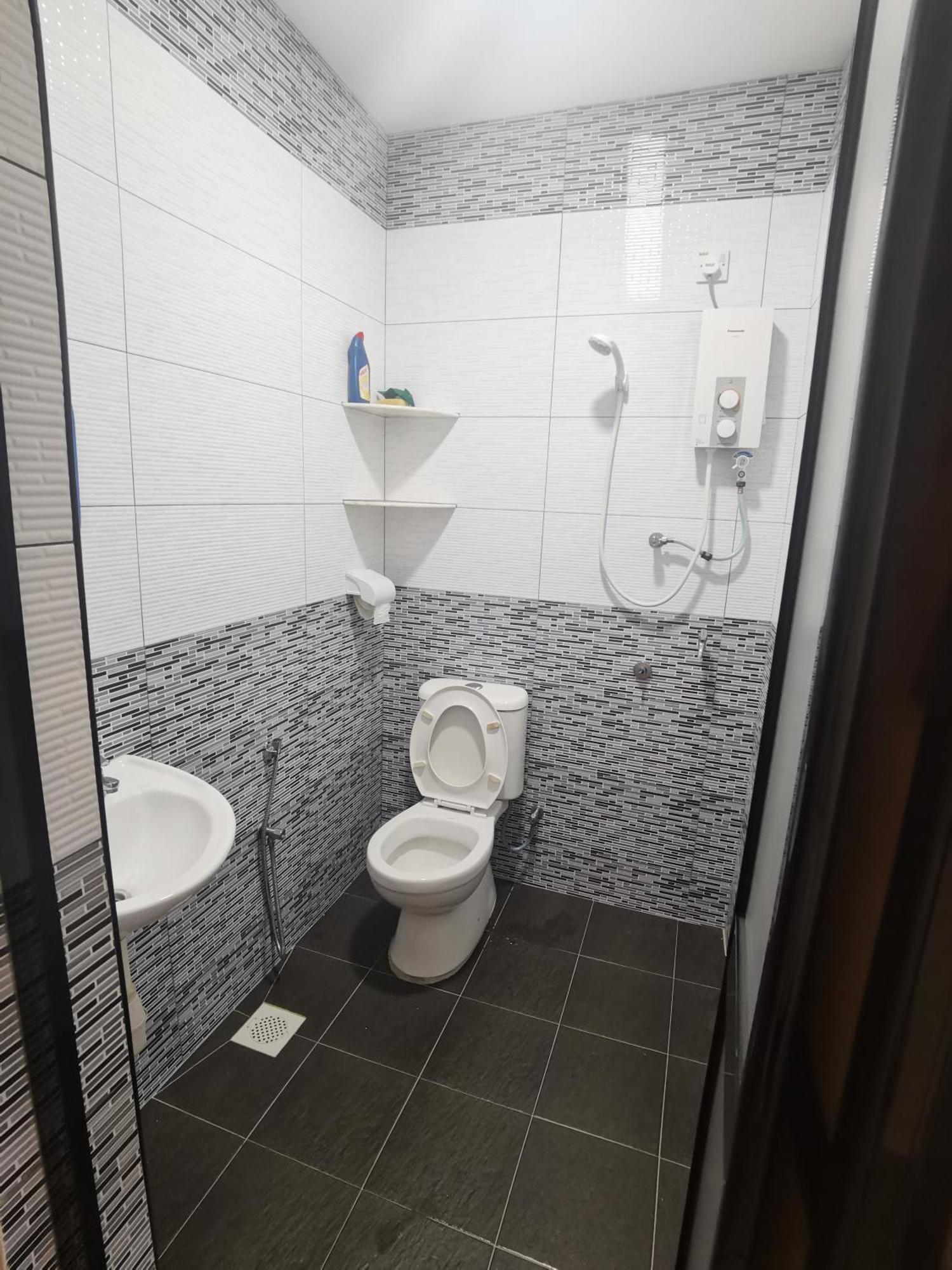 Kb Guesthouse Мерсинг Экстерьер фото