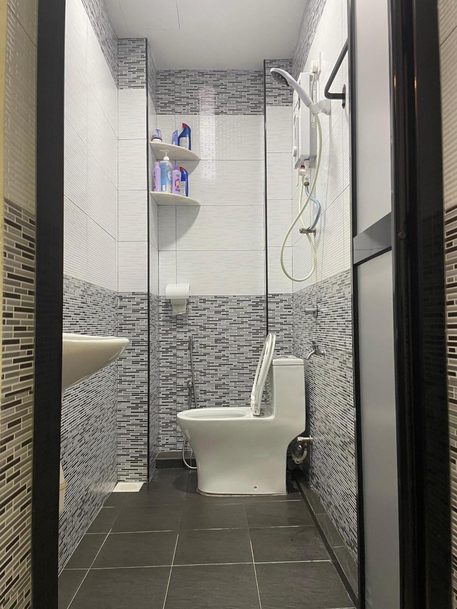 Kb Guesthouse Мерсинг Экстерьер фото