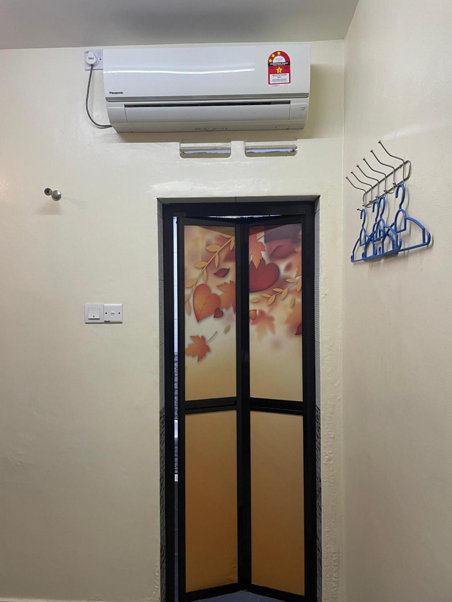 Kb Guesthouse Мерсинг Экстерьер фото